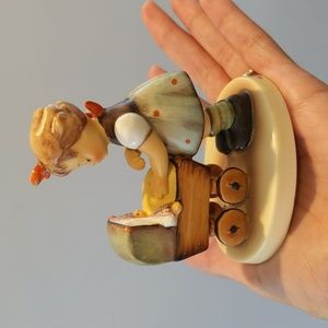 Vintage Hummel in Original Box Morning Stroll #114 Hum 375/3/0